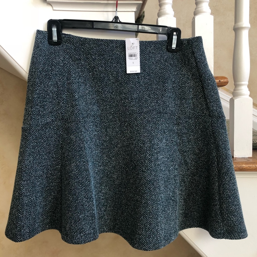 LOFT NWT Women’s Green Skirt with Elastic Waist
